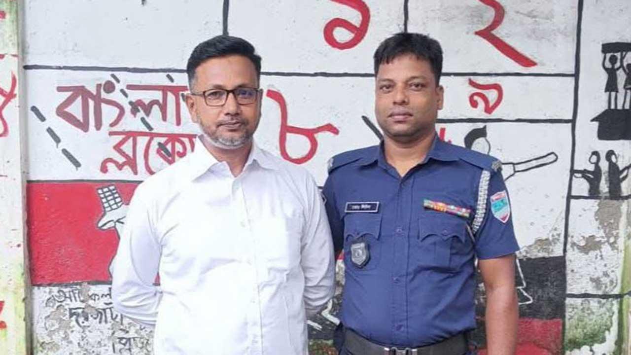 যশোরে থানায় ঢুকে হুমকির অভিযোগ, জামায়াত নেতা গ্রেপ্তার
